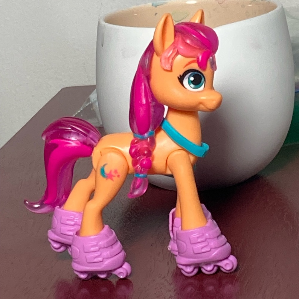 My Little Pony Sunny Starscout Crystal Adventure